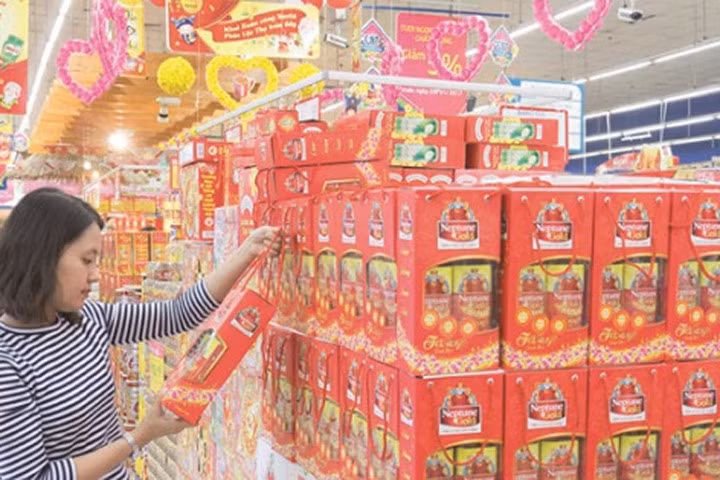 Cách chọn quà tết để dâu mới lấy lòng mẹ chồng