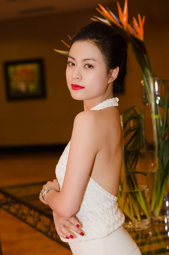 Sau scandal sex, sao Việt vẫn kiên cường đứng dậy