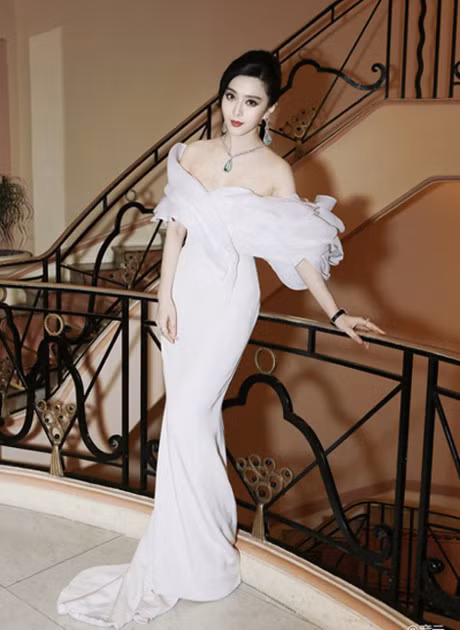 Mot phut la luot tren tham do su kien, Pham Bang Bang 