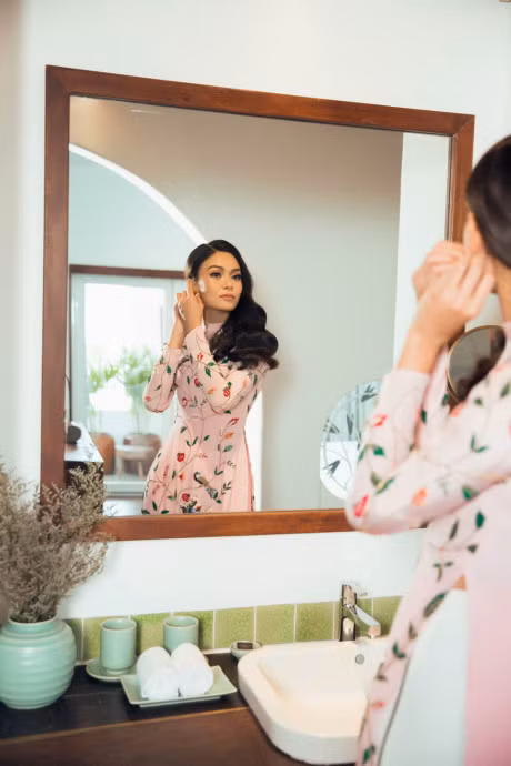 Ngam Quan quan NextTop Model Mau Thuy diu dang, nen na trong ta ao dai - Anh 5