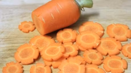 Cach lam rau muong chua gion ngot chong ngan cho ca nha - Anh 2