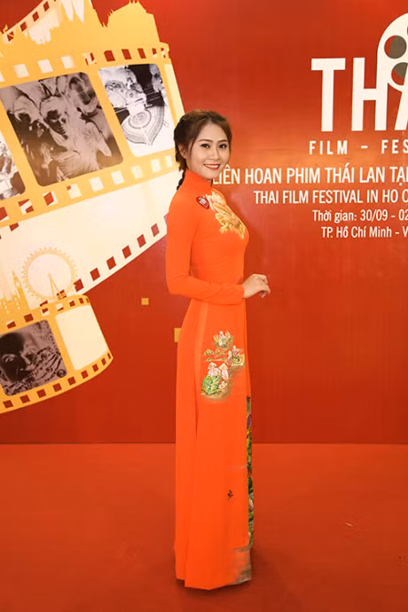 Dien vien Huynh Anh Tuan lan dau khoe vo moi cuoi - Anh 9