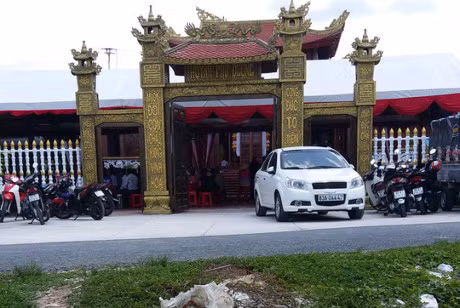 Cuu bi thu Hau Giang noi gi vu xe cong di khanh thanh phu duong? - Anh 1