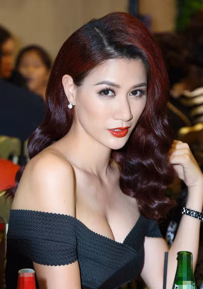 Minh Tu, Pham Huong trang diem dep voi doi mat sau tham - Anh 4