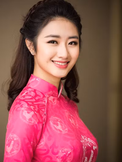 Minh Tu, Pham Huong trang diem dep voi doi mat sau tham - Anh 5