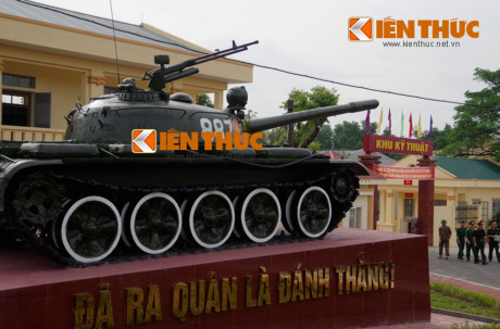Một ngày làm việc kho dự trữ tăng thiết giáp Việt Nam - Ảnh 3 Mot ngay lam viec kho du tru tang thiet giap Viet Nam - Anh 3