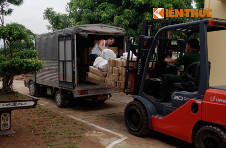 Một ngày làm việc kho dự trữ tăng thiết giáp Việt Nam - Ảnh 6 Mot ngay lam viec kho du tru tang thiet giap Viet Nam - Anh 6