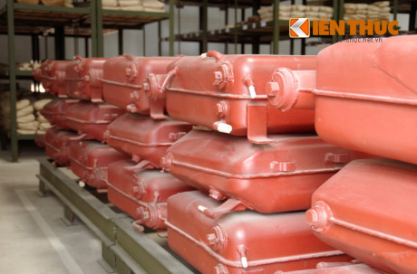 Một ngày làm việc kho dự trữ tăng thiết giáp Việt Nam - Ảnh 8 Mot ngay lam viec kho du tru tang thiet giap Viet Nam - Anh 8