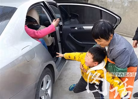 Buc thu nguoi me gui con di lam xa nha khien hang trieu nguoi bat khoc - Anh 3