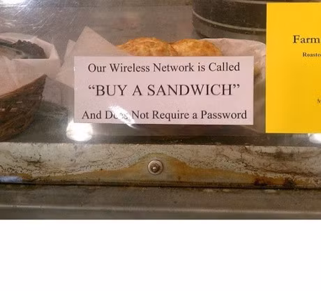 Phat met voi mat khau wifi hai nao nhat the gioi - Anh 3