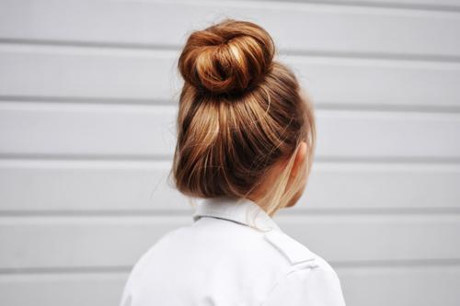 Những kiểu tóc búi đơn giản, gọn gàng nhưng bao giờ hết hot cho mùa hè - Ảnh 2 Nhung kieu toc bui don gian, gon gang nhung bao gio het hot cho mua he - Anh 2