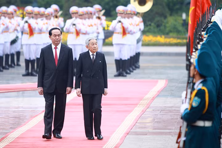 Hình ảnh về lễ đón Nhà vua và Hoàng hậu Nhật Bản tại Hà Nội