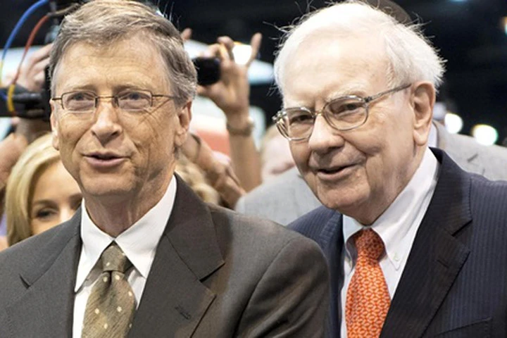 Định nghĩa thành công của Bill Gates và Warren Buffett