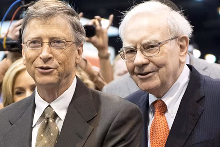 Định nghĩa thành công của Bill Gates và Warren Buffett