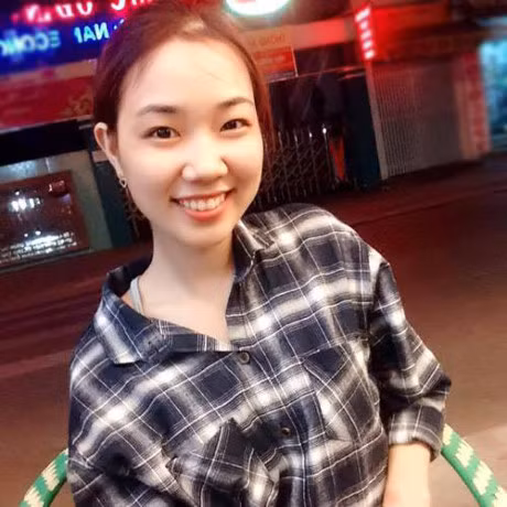 Nu sinh 9X bi tat axit chan dong Sai Gon gio ra sao? - Anh 2