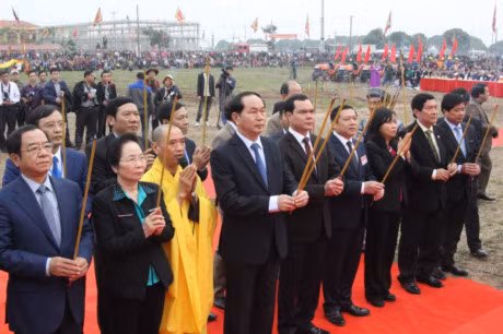 Ha Nam: Chu tich nuoc lai may cay trong le hoi Tich dien Doi Son 2017 - Anh 1