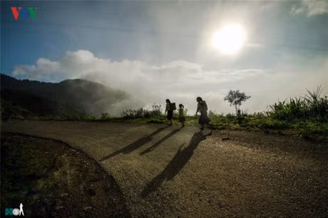 Kham pha cuoc song doi thuong tren cao nguyen da Dong Van - Anh 2
