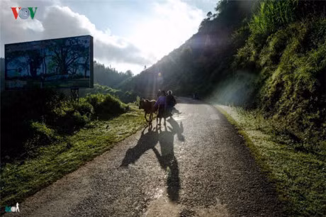 Kham pha cuoc song doi thuong tren cao nguyen da Dong Van - Anh 4
