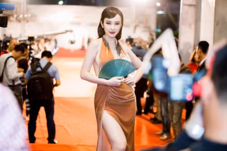 Angela Phuong Trinh va hai su co tham do kho quen - Anh 3