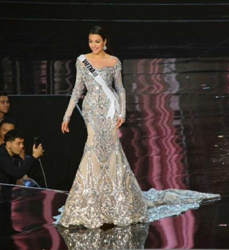 Le Hang tu tin trong dem ban ket Hoa hau Hoan vu 2016 - Anh 5