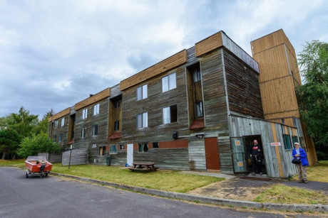 Thi tran khong mot bong nguoi van sang den dem - Anh 6