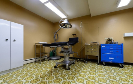 Thi tran khong mot bong nguoi van sang den dem - Anh 7