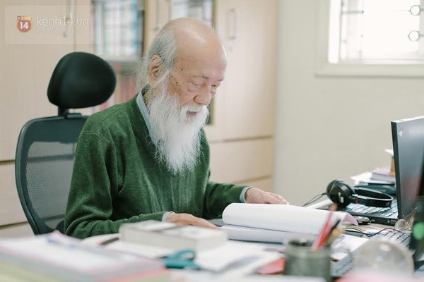 Bức ảnh giản dị mà cảm động về tình yêu PGS Văn Như Cương dành cho vợ ảnh 1