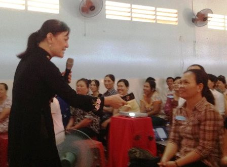 Nhiều phụ huynh lúng túng trước các câu hỏi về giới tính của trẻ nhỏ. Nhiều phụ huynh lúng túng trước các câu hỏi về giới tính của trẻ nhỏ.