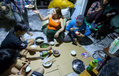 Cuoc song cua chi ve chai sau hai nam nhan 5 trieu yen - Anh 9