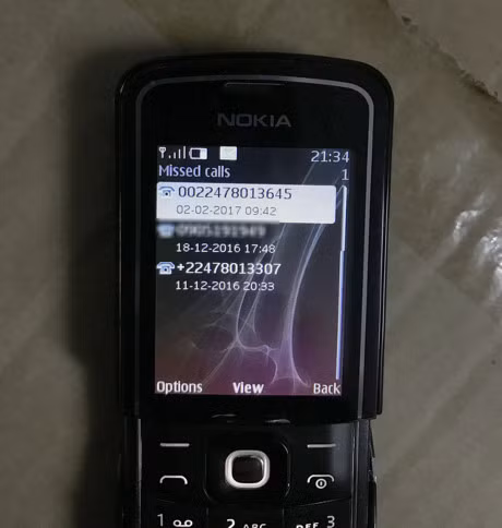 Can than mat sach tien trong tai khoan khi goi dien ra nuoc ngoai - Anh 1