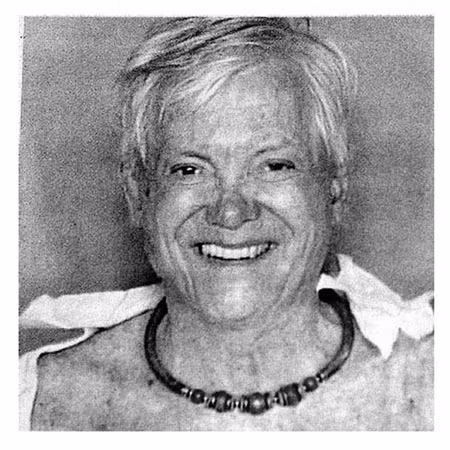 Hình ảnh cuối cùng được cho là sau khi đã phẫu thuật chuyển giới của Gregory Hemingway.