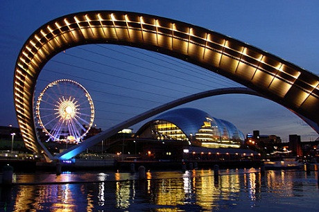 Cầu Gateshead Millenium, thành phố Newcastle, Anh: 