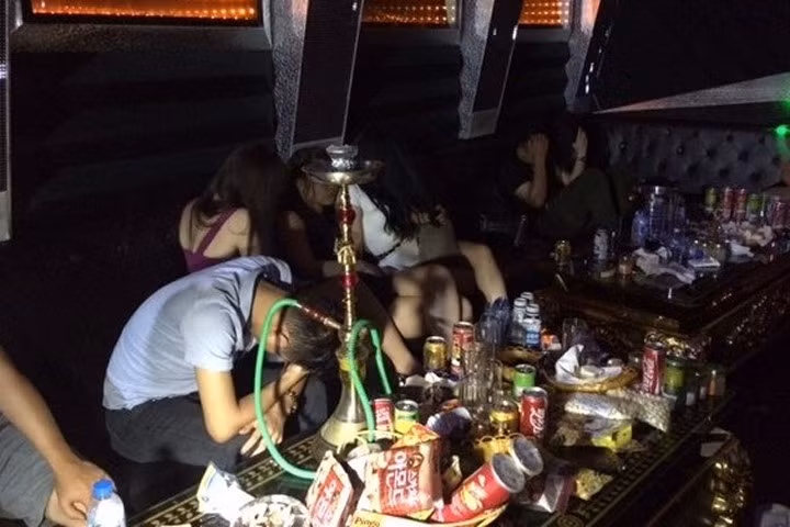 Dân chơi bị bắt quả tang sử dụng ma túy