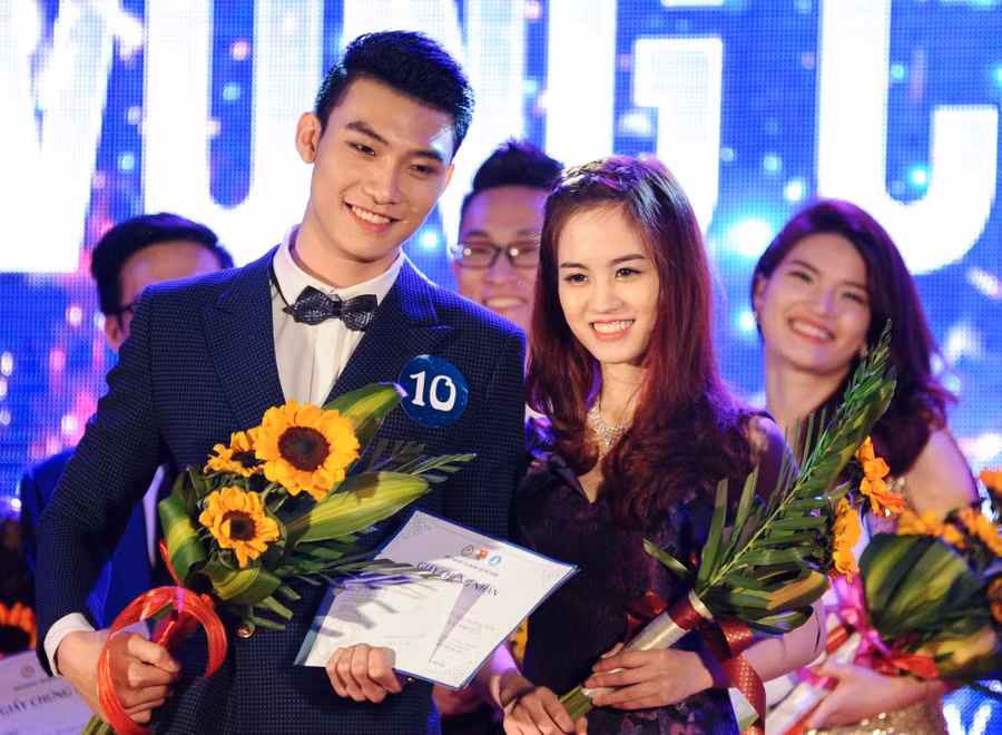 Cùng với Thanh Hằng, Trọng Nghĩa trở thành gương mặt đại diện cho Học viện Tài chính năm 2016. Ảnh: Việt Hùng.