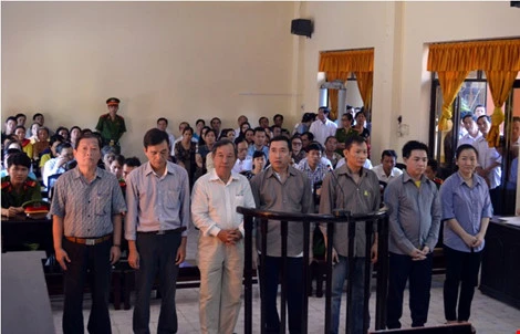 Các bị cáo trước tòa