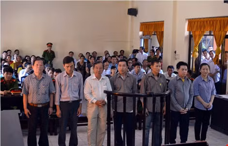 Các bị cáo trước tòa