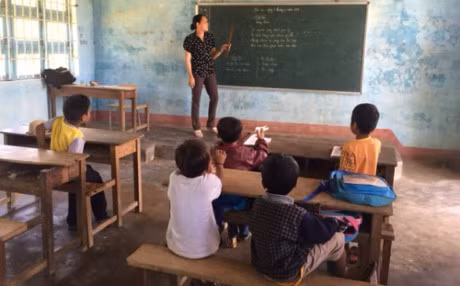 Lop co 5 hoc sinh giua rung Tay Nguyen - Anh 2