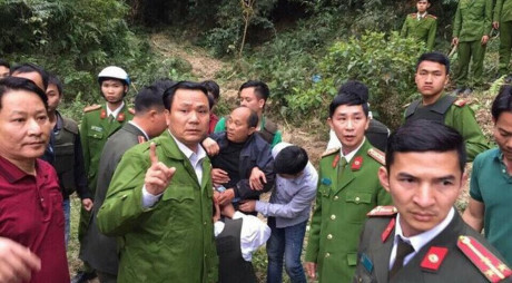 Khống chế các đối buôn bán ma túy Khong che cac doi buon ban ma tuy