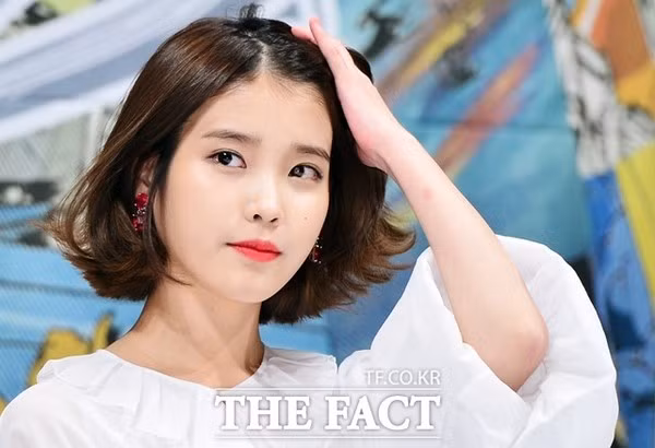 Sao Hàn cắt tóc ngắn