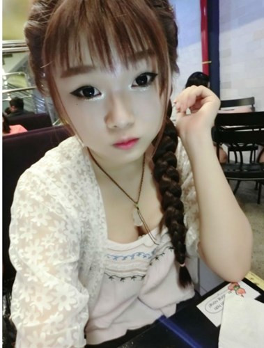 Cô nàng 9X nhịn đói cả tháng vì nghiện mua son - Hình 4 Co nang 9X nhin doi ca thang vi nghien mua son-Hinh-4