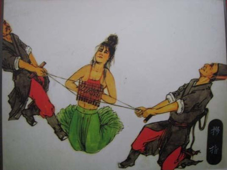 7 cực hình ghê rợn hơn cả lăng trì trong lịch sử Trung Quốc - Ảnh 7 7 cuc hinh ghe ron hon ca lang tri trong lich su Trung Quoc - Anh 7