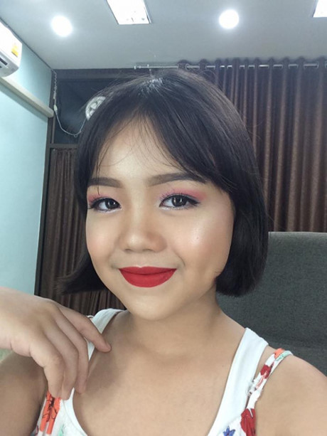 Bé gái 10X từng khiến MXH Việt sốt vì clip dạy make up nay đã xinh đẹp thế này đây - Ảnh 2 Be gai 10X tung khien MXH Viet sot vi clip day make up nay da xinh dep the nay day - Anh 2