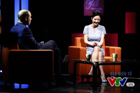 Hoàng tử William và những hình ảnh tại trường quay Talk Vietnam - Ảnh 7 Hoang tu William va nhung hinh anh tai truong quay Talk Vietnam - Anh 7