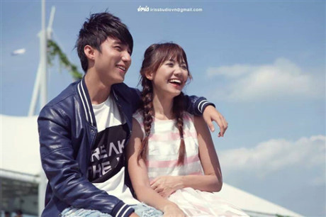 Dù để kiểu tóc nào, Hariwon vẫn luôn tươi trẻ nhờ trung thành với mái ngố! - Ảnh 12 Du de kieu toc nao, Hariwon van luon tuoi tre nho trung thanh voi mai ngo! - Anh 12