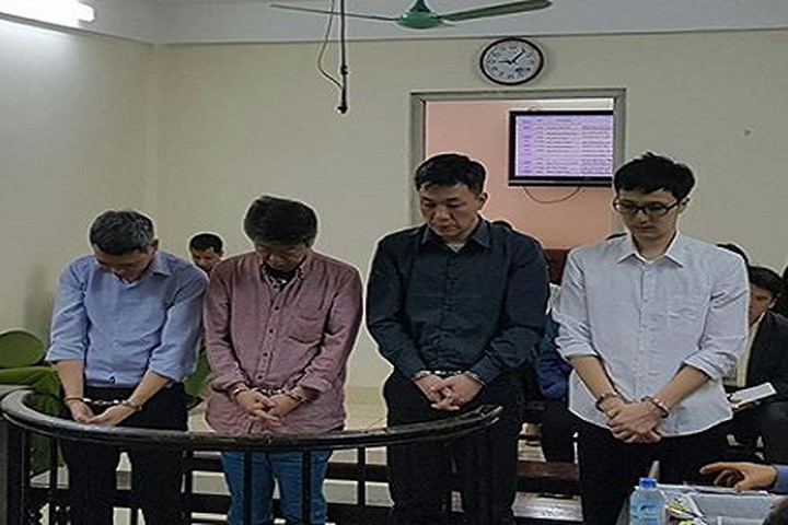 Nhóm đối tượng người nước ngoài dùng thẻ quẹt giả chiếm đoạt hơn 300 triệu đồng