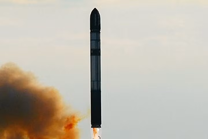 Tên lửa RS-28 Sarmat mạnh gấp 2.000 lần hai quả bom Mỹ ném xuống Hiroshima, Nhật năm 1945. Ảnh: An Ninh Thủ Đô