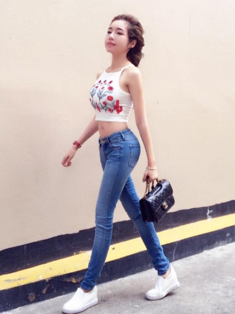 Muốn khiến mày râu rạo rực một cách nhanh nhất, hãy mặc kiểu quần jeans này! - Ảnh 3 Muon khien may rau rao ruc mot cach nhanh nhat, hay mac kieu quan jeans nay! - Anh 3