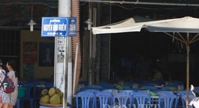 Nhà hàng đuổi khách “cút đi” vẫn mở cửa dù có lệnh đình chỉ hoạt động