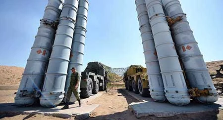 Tổ hợp tên lửa S-300 của Nga. Nga đứng thứ hai thế giới sau Mỹ về xuất khẩu vũ khí. Ảnh: SPUTNIK