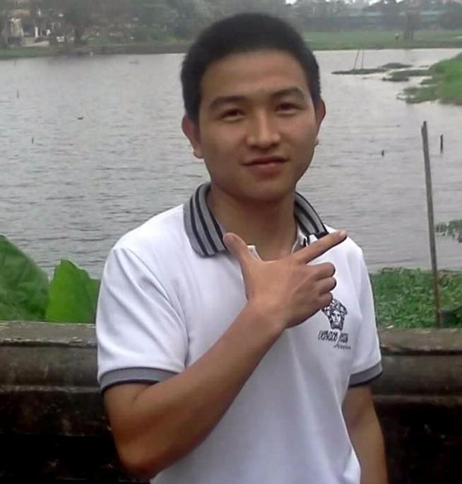 Theo chàng chia, rắn là một loài vật rất ít bị dịch bệnh, thức ăn rất dồi dào và dễ kiếm như chuột, ếch nhái, rắn…. Vì thế, mỗi đêm, Minh ra đồng đặt bẫy và bắt khoảng 1,5 kg chuột và cóc. Sau khi ăn no rắn lại nghỉ ăn 3 ngày, sau đó mới ăn lại. Vào thời kỳ nghỉ đông, rắn có thể nghỉ ăn đến mấy tháng. Hiện mỗi con rắn trưởng thành nặng từ 1,5–2 kg, với giá bán 700.000/kg, Minh dự tính sẽ thu lời được ít nhất 50 triệu đồng. Ảnh Argviet.